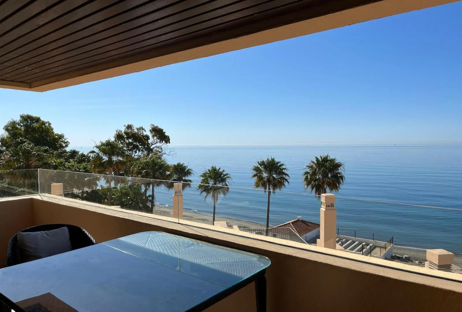 Bahia De La Plata Seafront Apartman Estepona 0*,  Spanyolország
